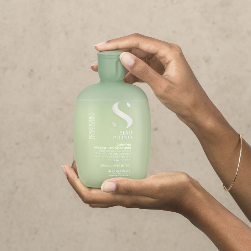 Alfaparf Milano Semi di Lino Scalp Relief Calming Micellar Low Shampoo 250ml – Καταπραϋντικό Σαμπουάν με Μικκυλιακή Τεχνολογία για Ευαίσθητο Τριχωτό - Image 3