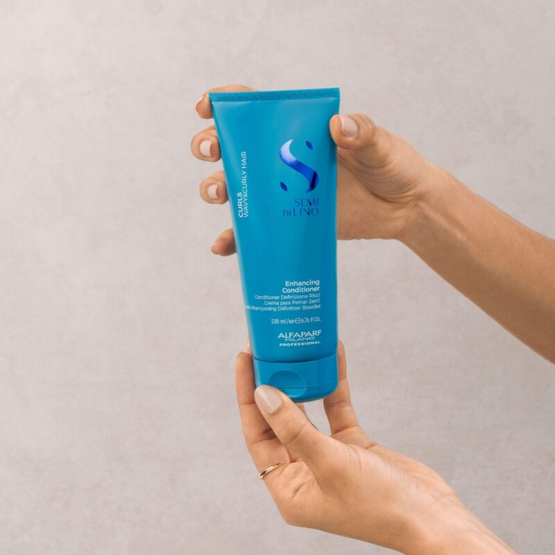 Alfaparf Milano Semi di Lino Curls Enhancing Conditioner 200ml – Μαλακτική Κρέμα Ενυδάτωσης & Ορισμού για Μπούκλες - Image 3