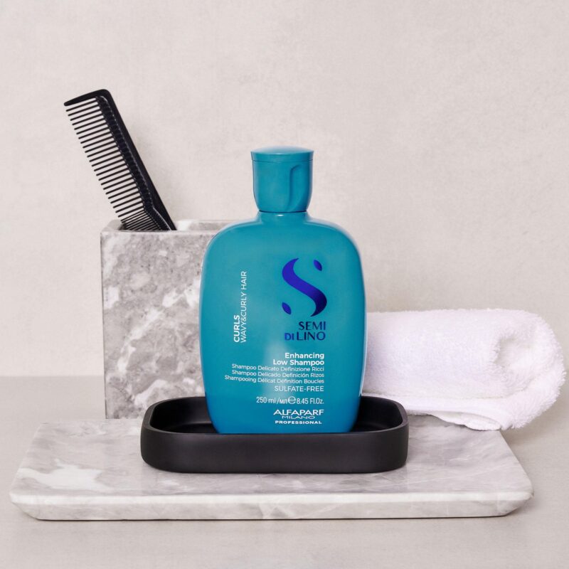 Alfaparf Milano Semi di Lino Curls Enhancing Low Shampoo 250ml – Ήπιο Σαμπουάν Ενυδάτωσης & Ορισμού για Μπούκλες - Image 4