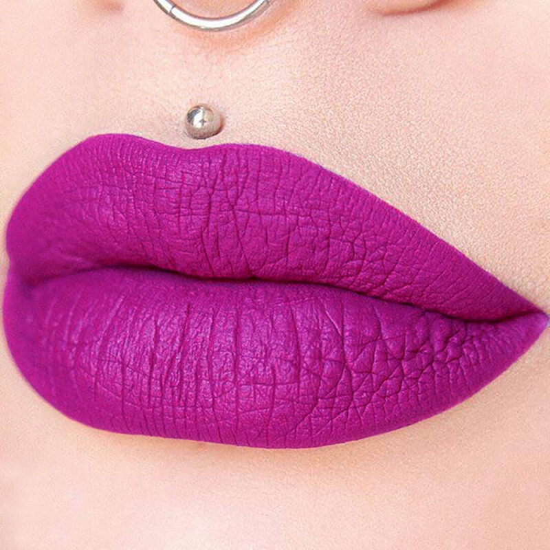 Divine Lux Matte Liquid Lipstick No.02 – Ματ Κραγιόν Υγρής Μορφής με Μακρά Διάρκεια & Βελούδινο Φινίρισμα - Image 2