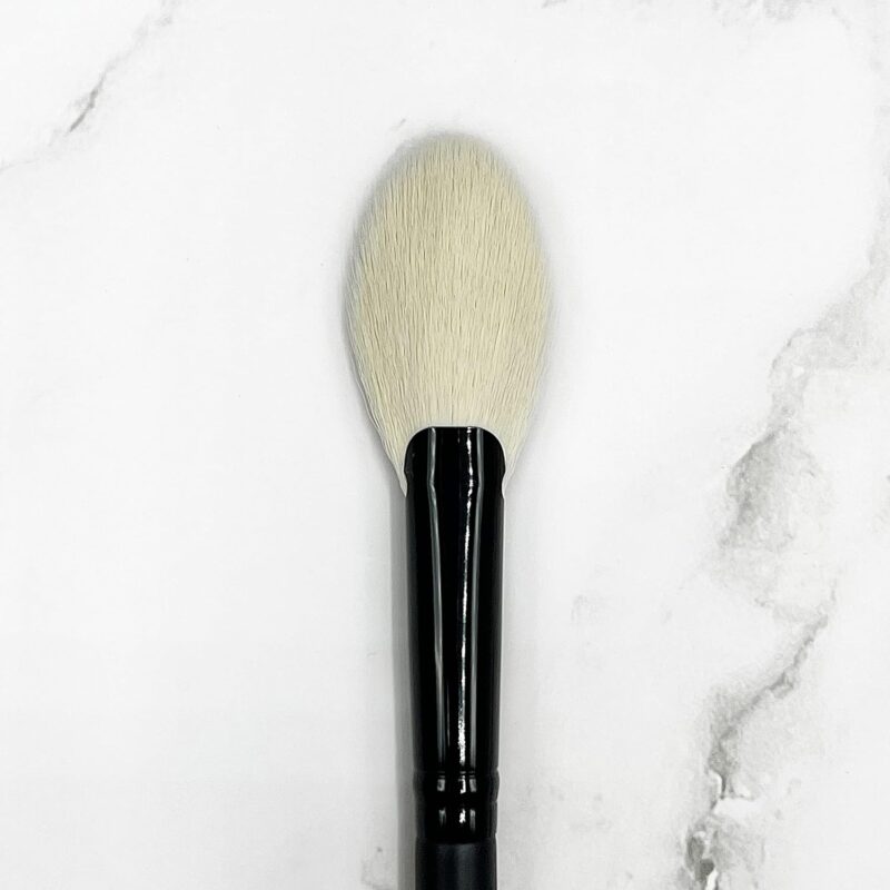 Impala Highlighter Fan Brush No.29 – Λεπτό Πινέλο Βεντάλιας με Μαλακές Κωνικές Τρίχες για Απαλή & Ακριβή Εφαρμογή Highlighter - Image 2
